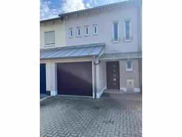 Nordseite mit Garage 