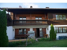 Ansicht Terrasse und Balkon