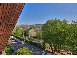 Blick vom Balkon ins Neckartal