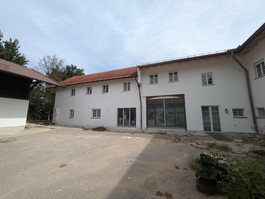 Blick vom Innenhof auf Wohnung