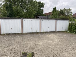 Die Garage ganz rechts im Bild