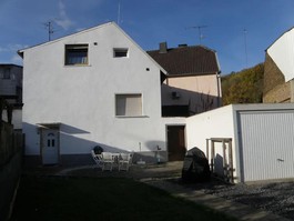 Frontansicht mit Garage