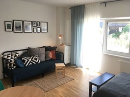 Wohnzimmer + Terrasse