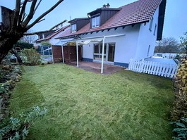 Terrasse mit kleinem Garten