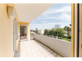 3 von 4 Zimmer mit Balkon