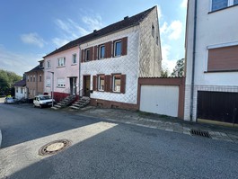 Haus mit Garage 